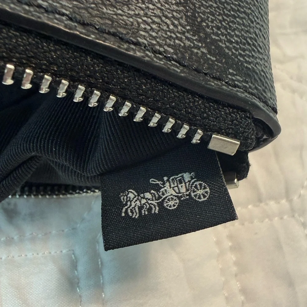 Coach Corner Zip Wristlet in Signature Canvas Black and Silver NEW - Picture 6 of 8